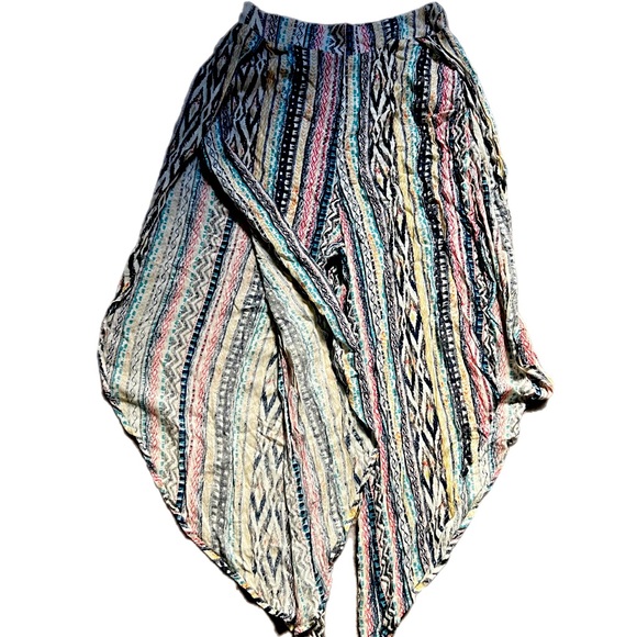 Flowy Patterned Pants - Picture 2 of 3